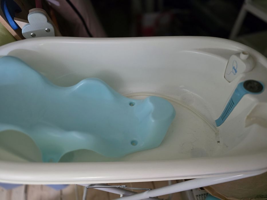 Cadita bebelusi cu termometru si suport