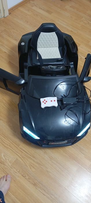 Masina cu telecomanda