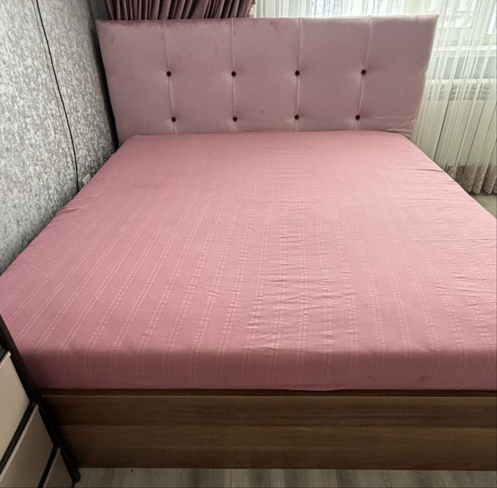 Продам спальный кровать.