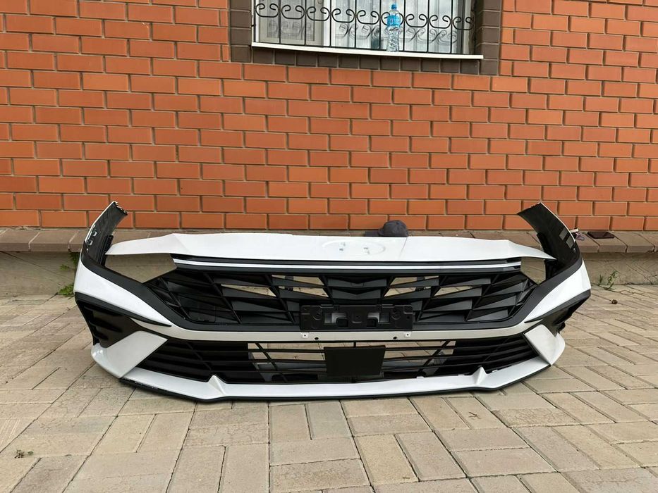 Hyundai Elantra Передний бампер