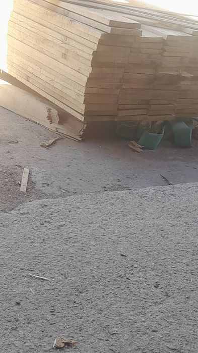 Vând cherestea căpriori dulapi șipcă din stoc sau la comanda clientulu