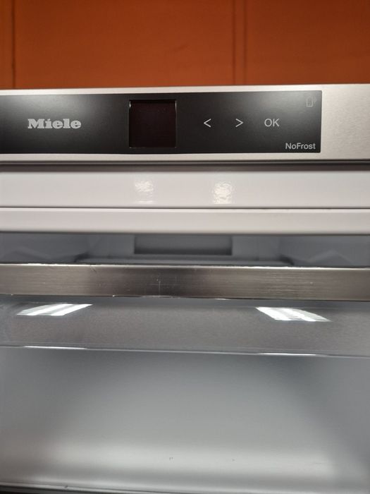 Нов фризер Миеле с транспортен дефект