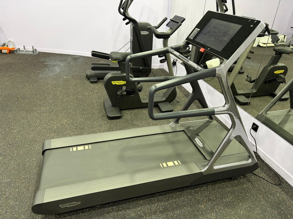 Продам тренажеры новые TECHNOGYM