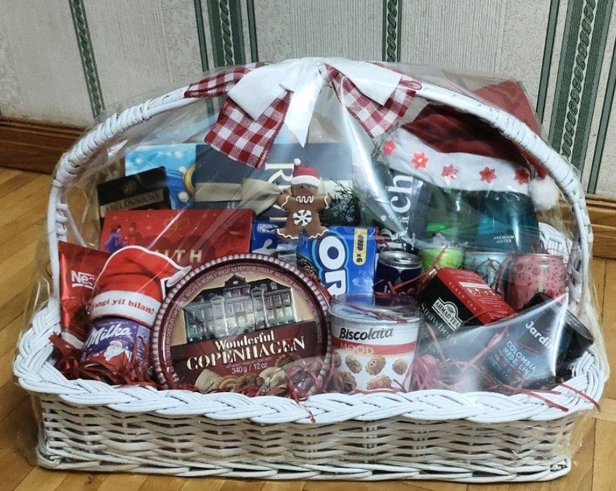 Сават подарок корзина подарочный люкс шоколоды печенье конфеты напитки