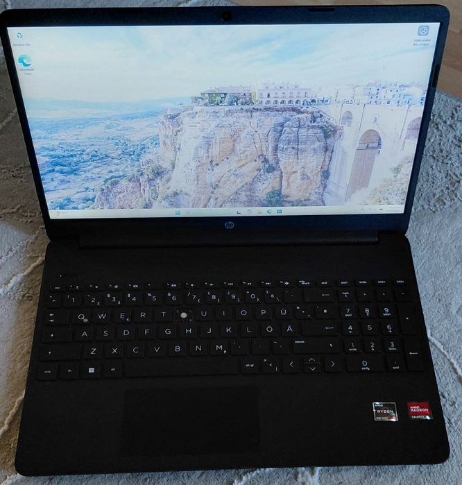 Laptop HP 15es-eq2825ng 15,6" Ryzen 5 5500u 8gb ram 512gb ssd