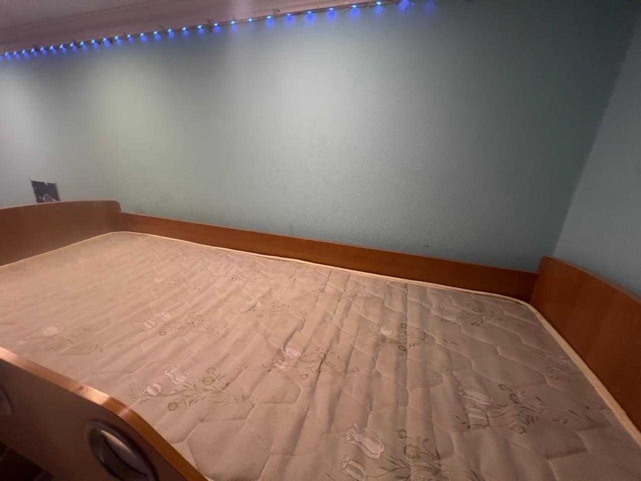 Продам двух-ярусную кровать