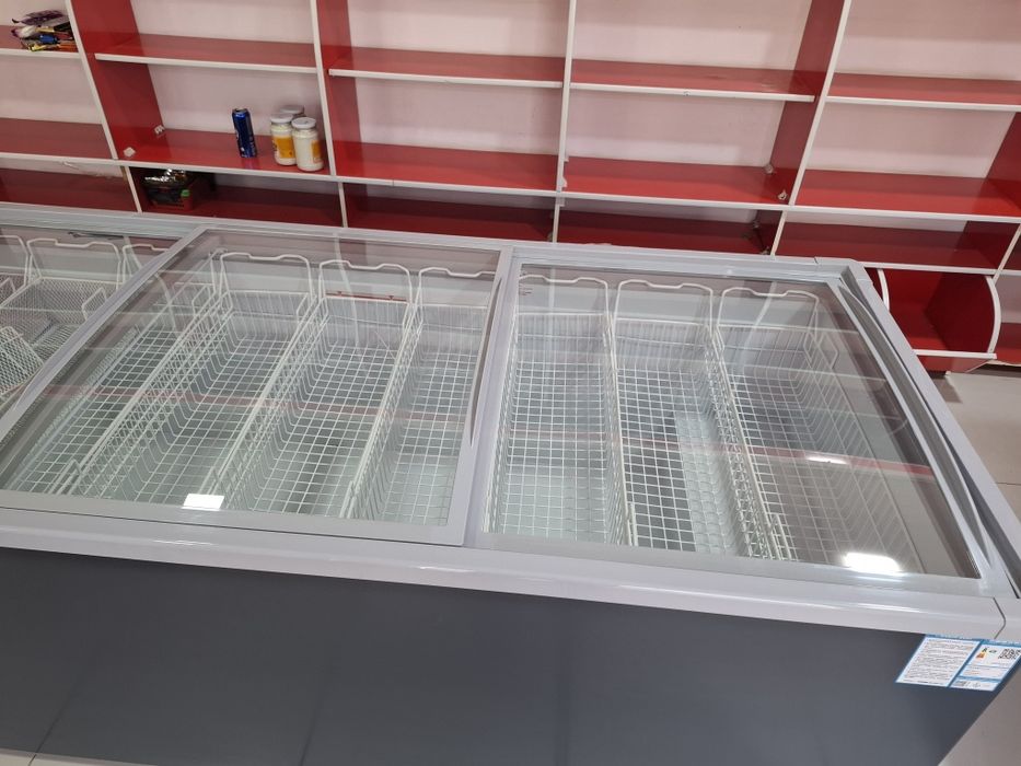 Новый огромный морозилка