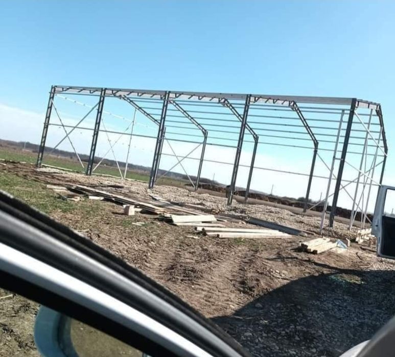 Vand si construiesc o gama larga de hale sau structuri metalice noi ne
