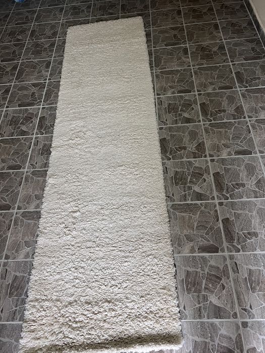 Covor cu fire lungi răsucite, crem