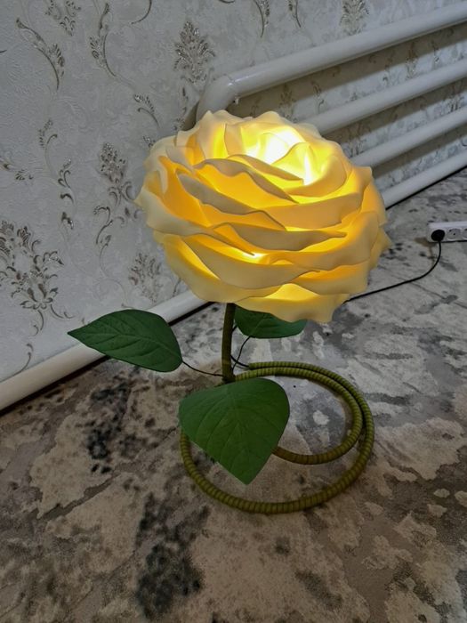 Dekorativni svetilnik gullar