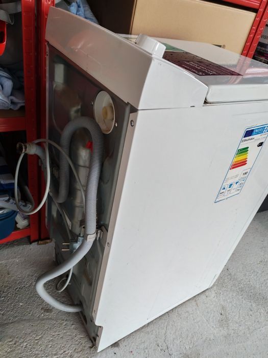Пералня с горно зареждане Electrolux