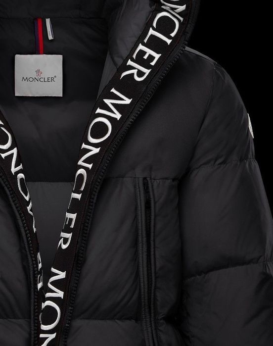 Хит этого сезона-moncler