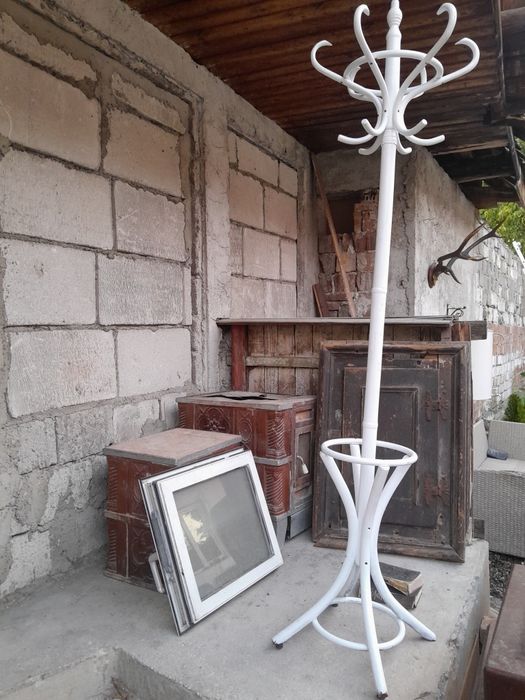 Vând  Cuier  thonet