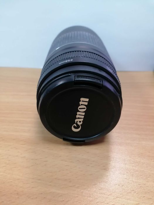 Объектив на фотоаппарат