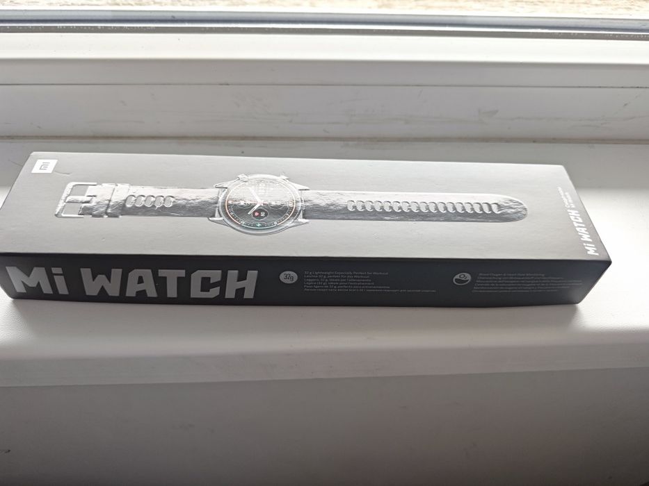 Смарт часовник Mi Watch