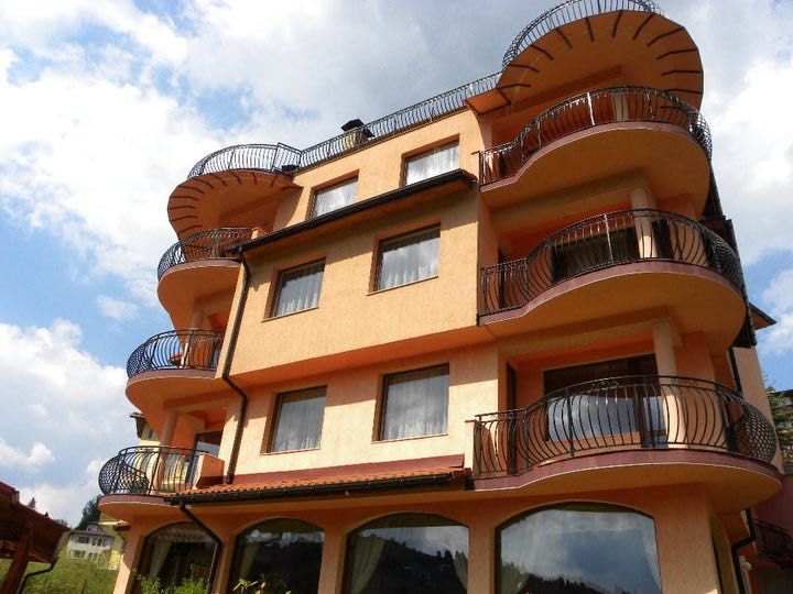 Продава се Хотел в к.к. Пампорово - 1008 кв.м за 571 €/кв.м - Снимка #16