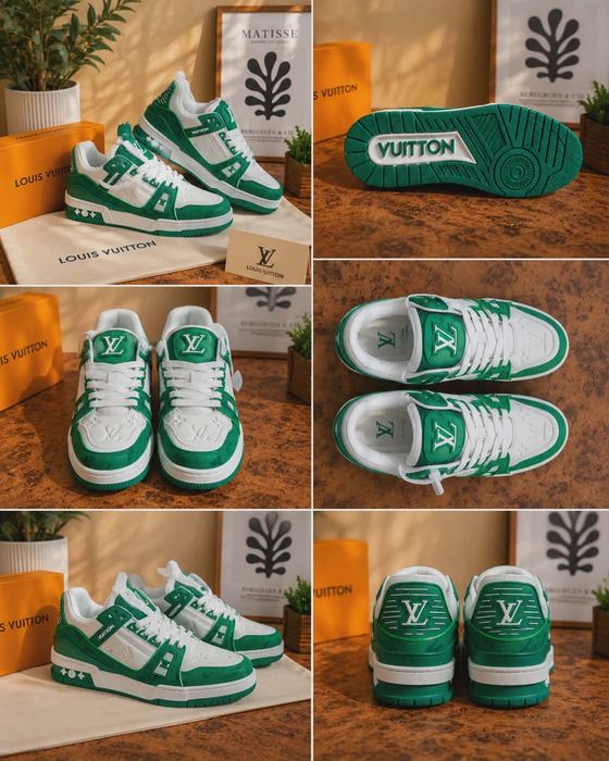 Adidași de vânzare