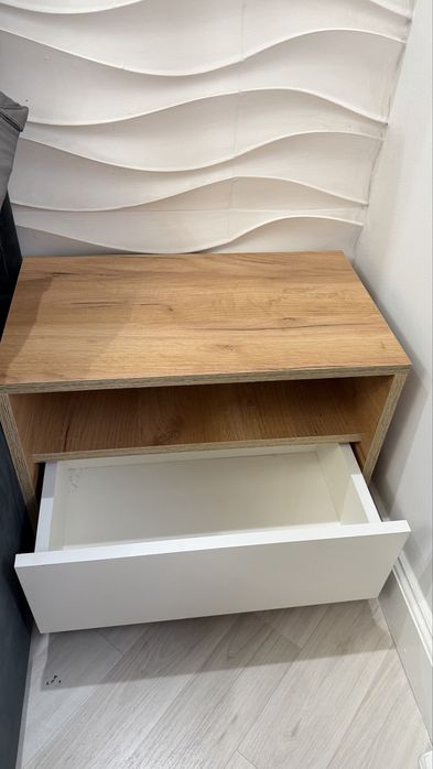 Прикроватные тумбочки