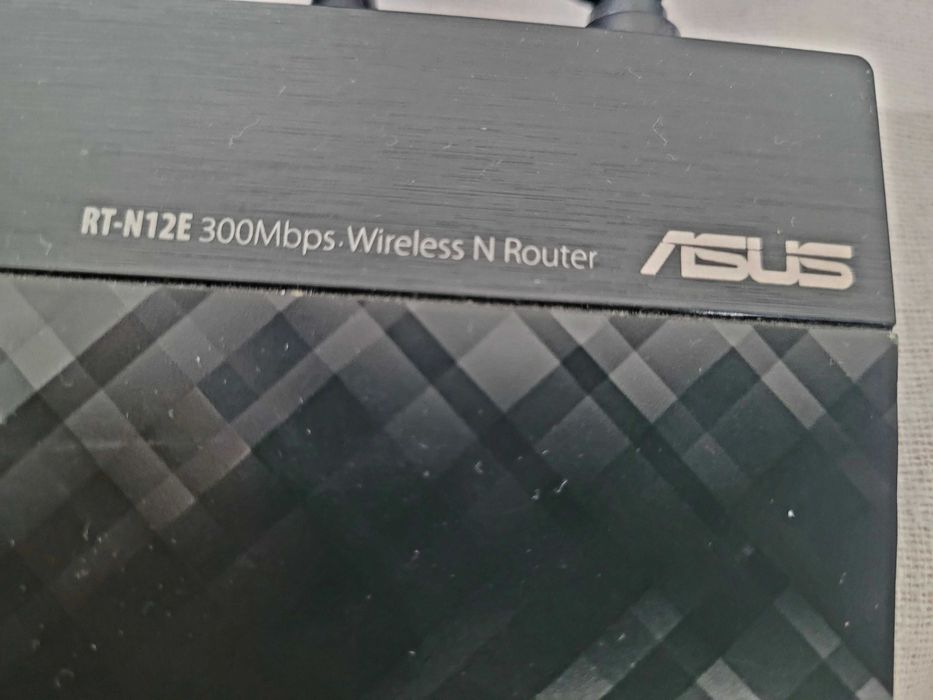 Router wireless Asus RT-N12E