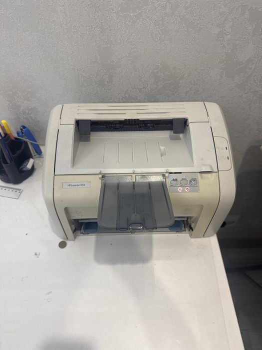 HP laserjet 1018 б/у с двумя картреджами