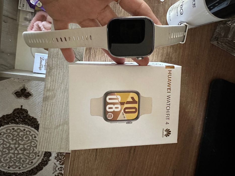 Смарт часовник huawei fit4