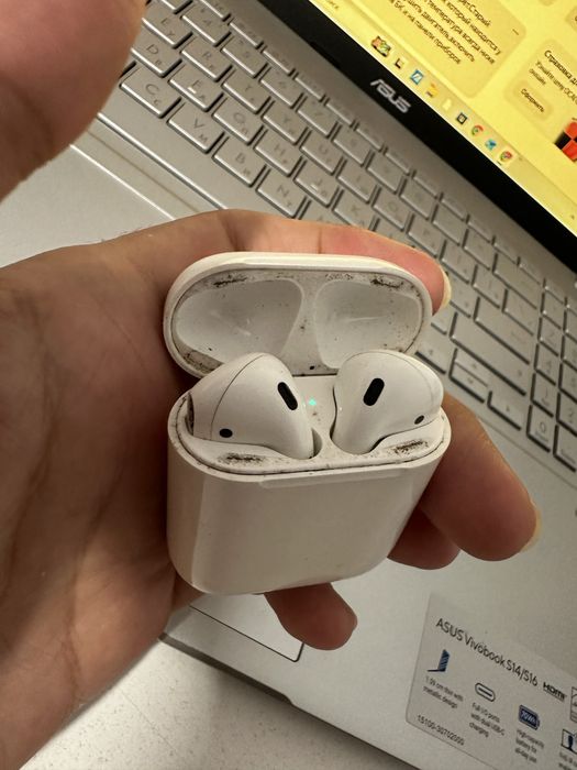 airpods первые, оригинал