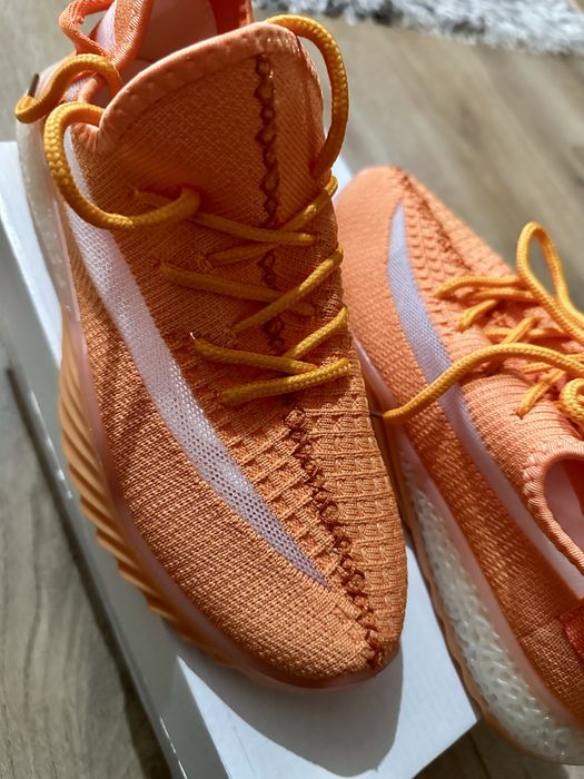 Дамски обувки в отанжев цвят