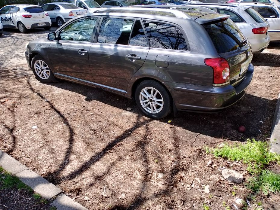 Авенсис Face Lift  Газ