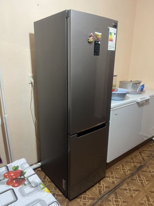 Холодильник samsung продается