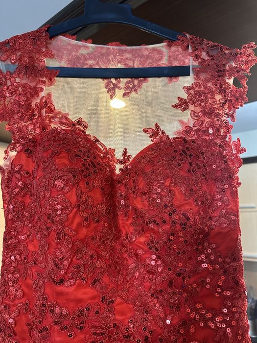 Официална рокля