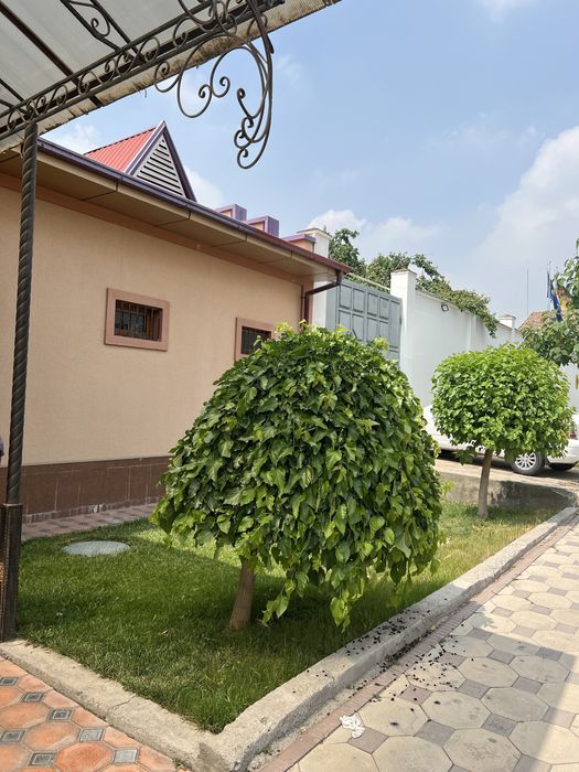 Продается дом 8 соток на Центр Луначарском