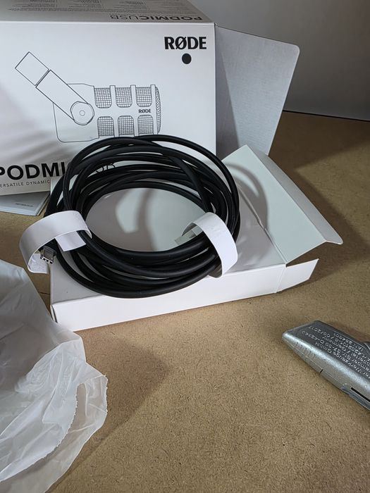 Rode Podmic Microfon Dinamic Versatil Broadcast USB FOLOSIT Impecabil