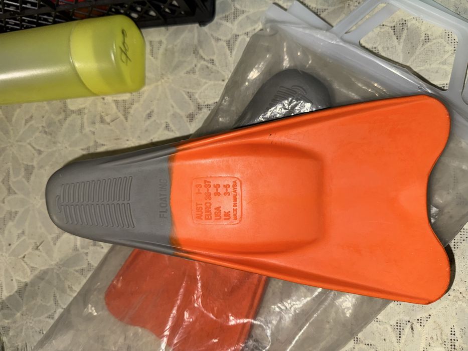 Продам ласты для бассейна