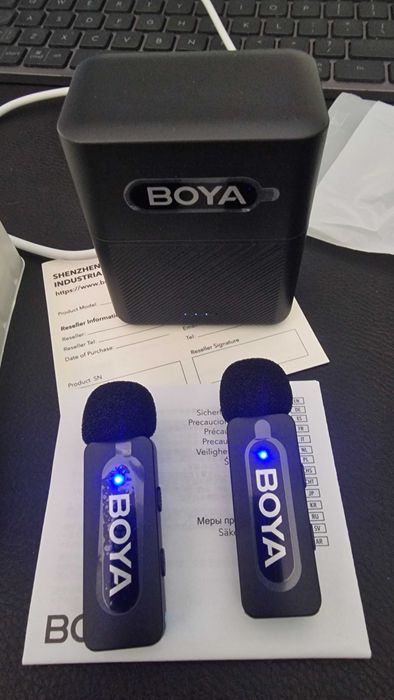 Безжичен мобилен микрофон BOYA BY-V30, за Android/iPhone, 2 души, 100 м, 36 ч, с калъф за зареждане