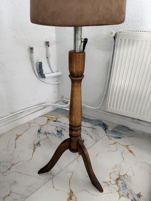 Manechin bust catifea si picior de lemn