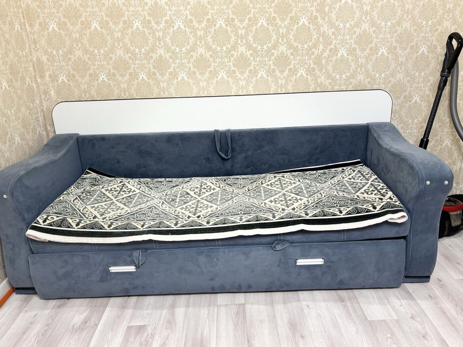Раскладной диван-стол