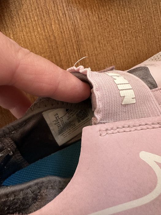 Кроссовки найк оригинал.