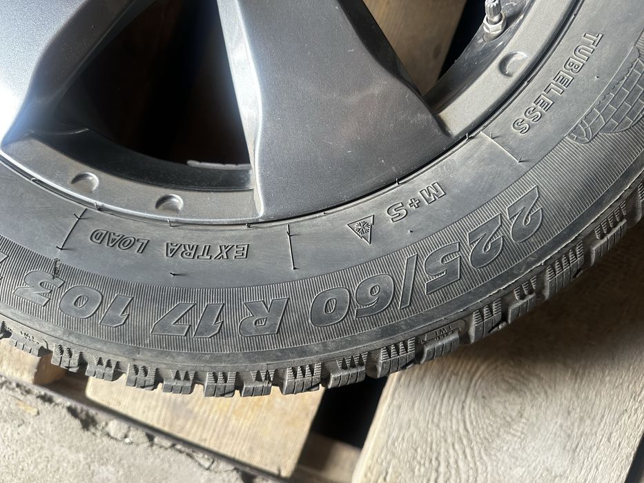 Продам зимнию резину на литье