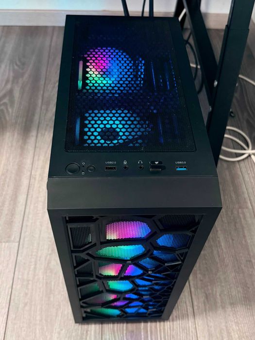 PC Ryzen 7 9700X / RX 6700 XT 12GB / 32GB DDR5 / 1.5TB M.2