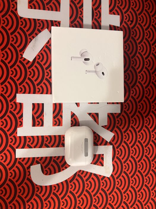 Vând AirPods pro (2nd generation)