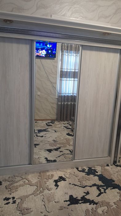 Ётокхона мебели сотилади.Дивани 170га 220.2та тумбичкаси  тримоси бор.