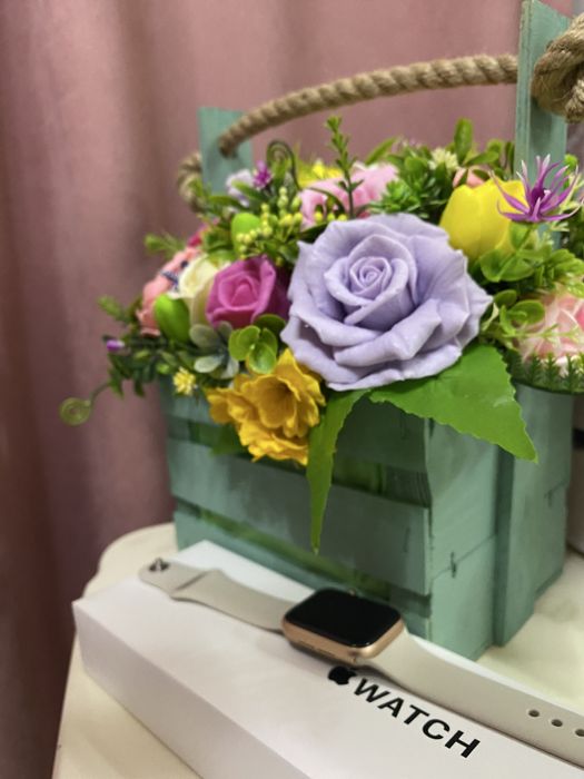 Продам часы Apple watch