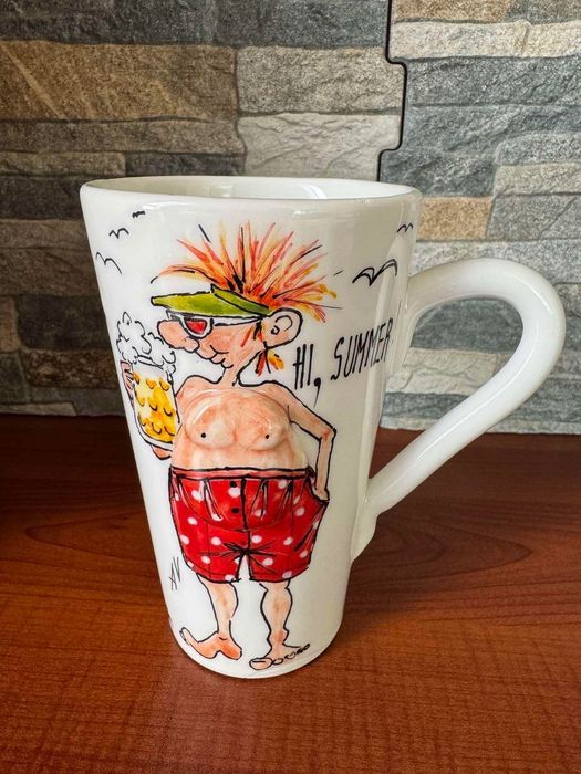 Ръчно изработена керамична чаша.