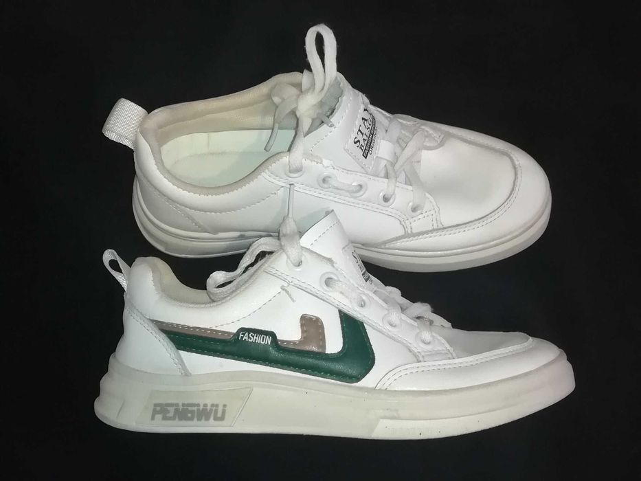 продается детская крассовка 36 размер