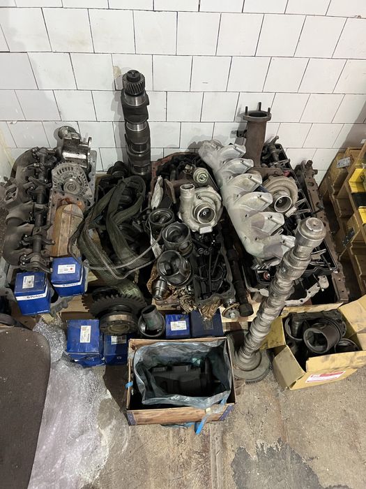 Dezmembrez motor Perkins seria VK