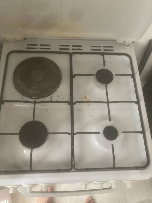 Продам газовую плиту