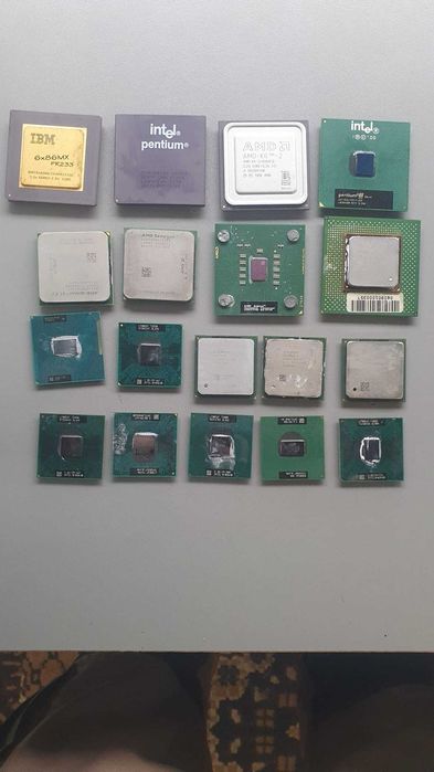 Lot 18 Procesoare Vintage / Retro – Intel, AMD, IBM