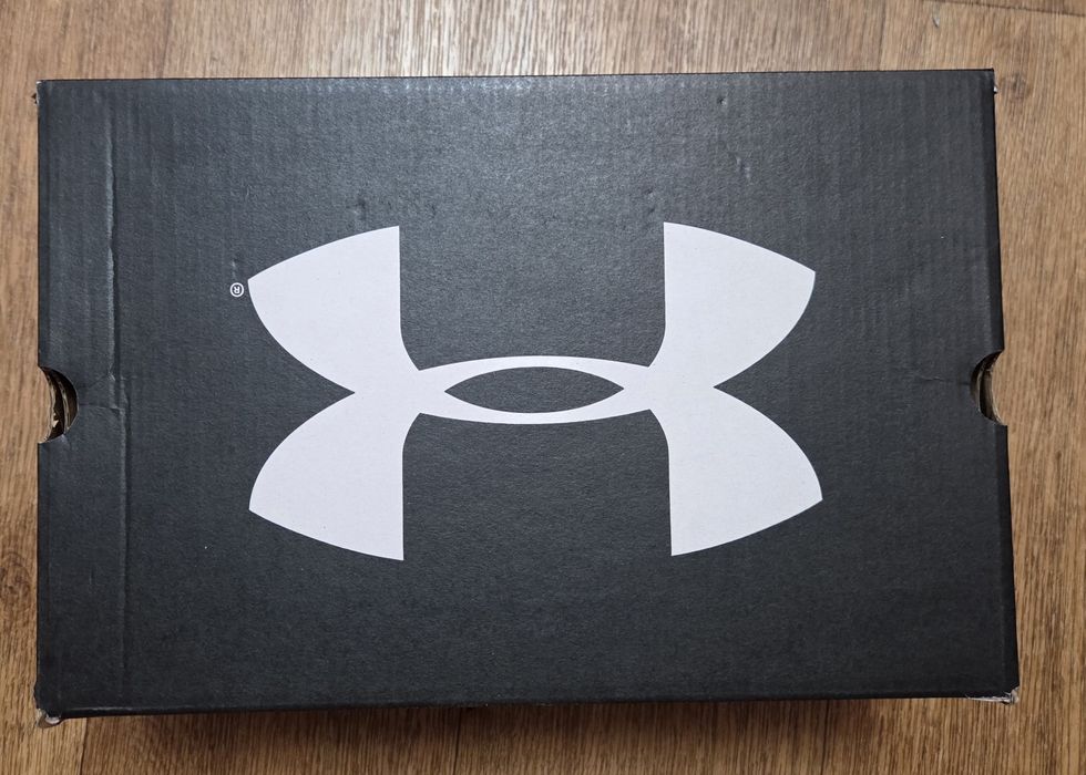 Кроссовки мужские Under Armor.
