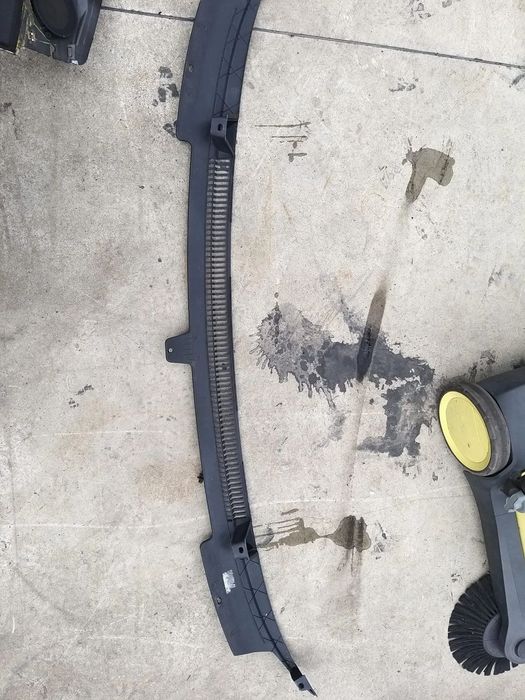 Grila capota dodge journey 05178502ae