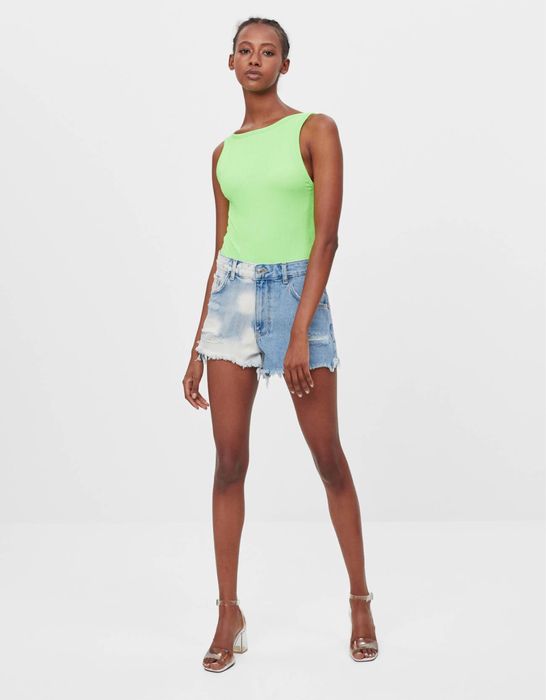 Bershka чисто нови къси панталонки с висока талия Zara